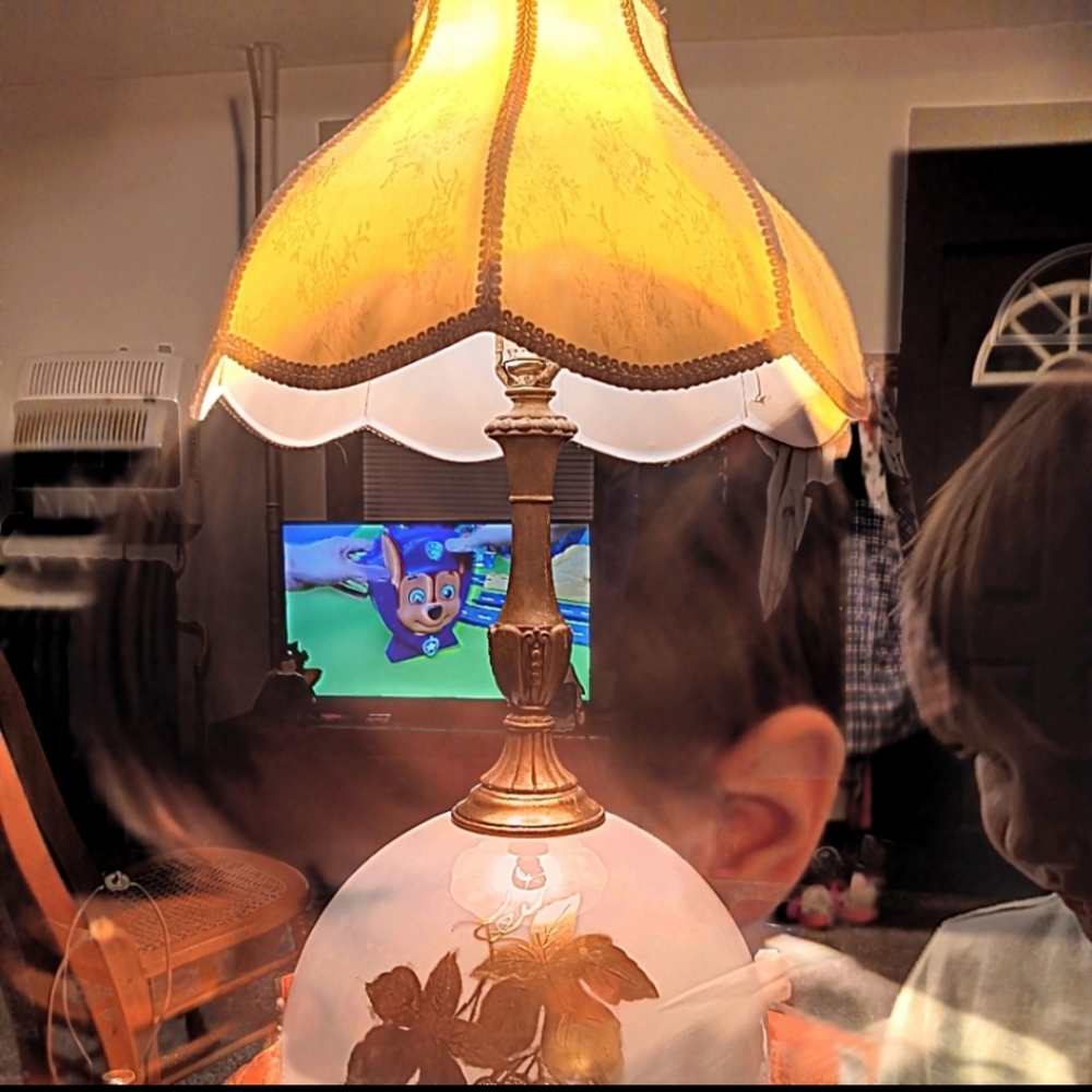 37" Lamp Large Mother of Pearl Colar HandPainted